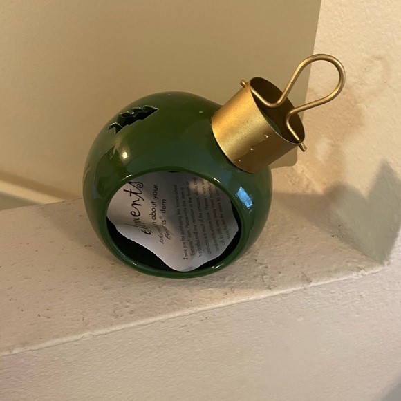 Elements Festive Ornament Tea Light Set with Gold Tray. New in Box. - Picture 5 of 5